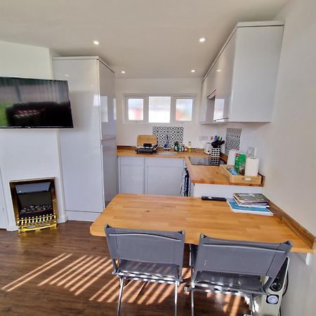 67 Broadside Holiday Chalet Near Broads & Beaches Stalham Exterior photo